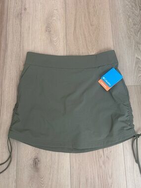 Columbia Women’s All Season’s Ruched Skort NWT Large Active Athleisure Green